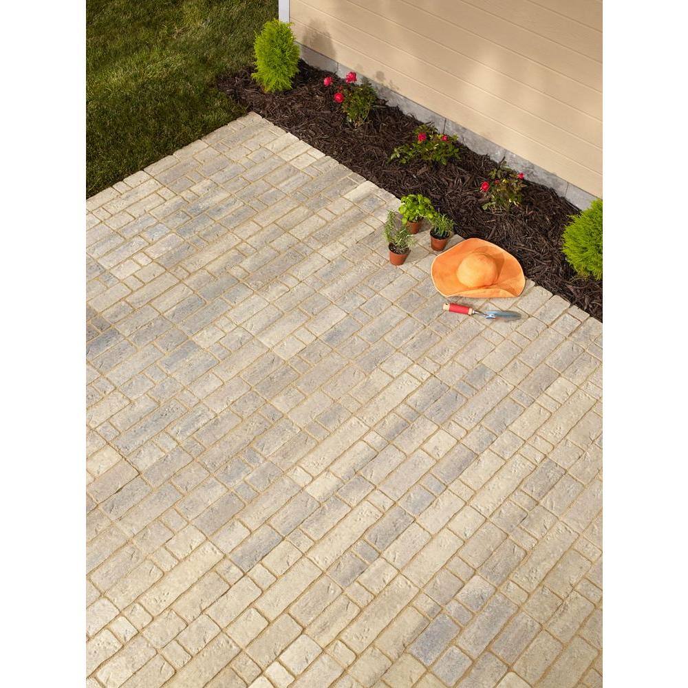 Valestone Hardscapes Rockford Stone 15.75 in. x 11.75 in. x 2 in. Cotswold Mist GrayTan Concrete Step Stone (112 Pcs  149 sq. ft.  Pallet) 12052407
