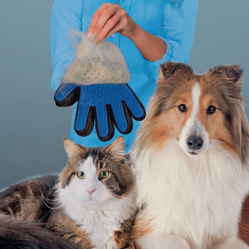 True Touch Deshedding Pet Glove