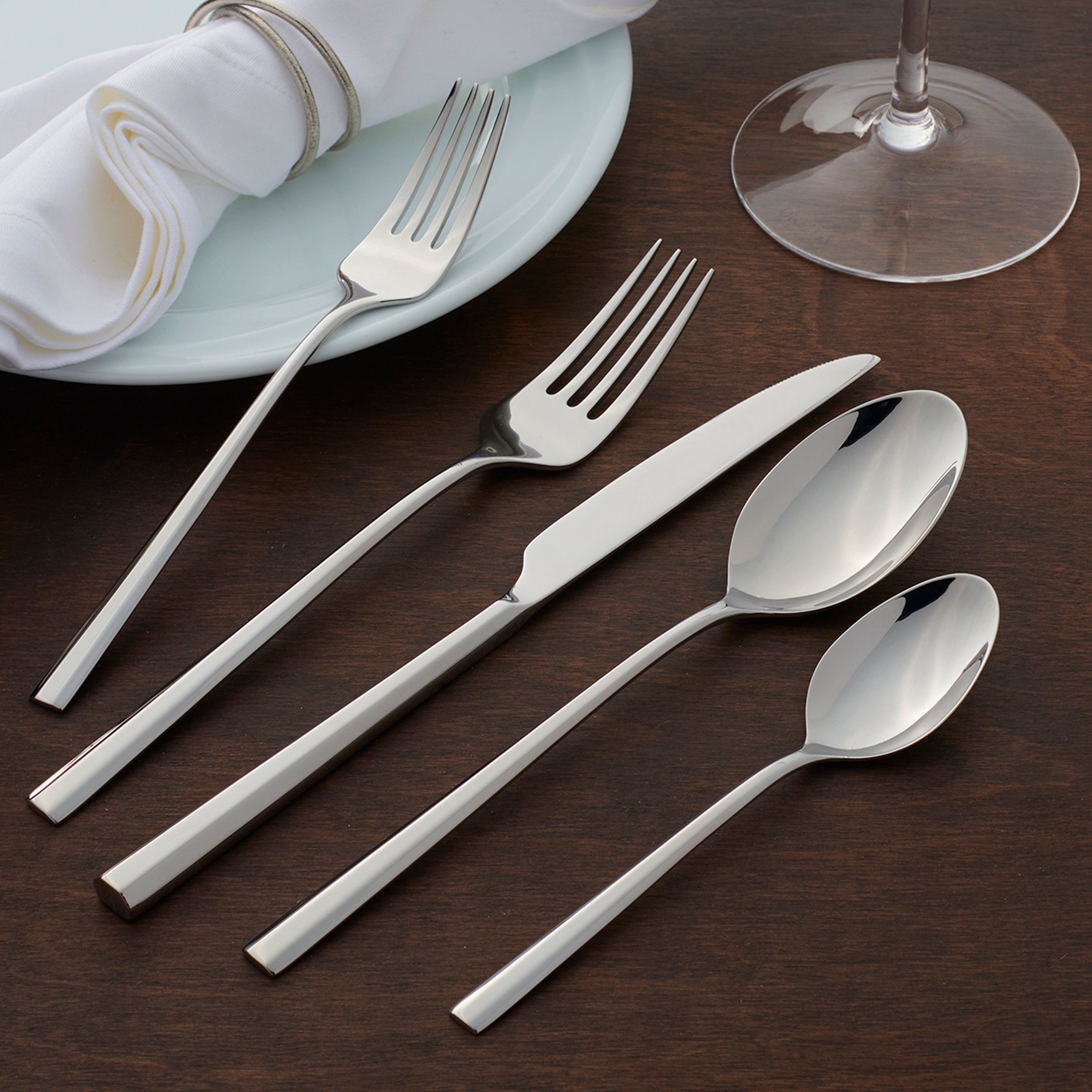 Karlek 20 Piece Flatware Set