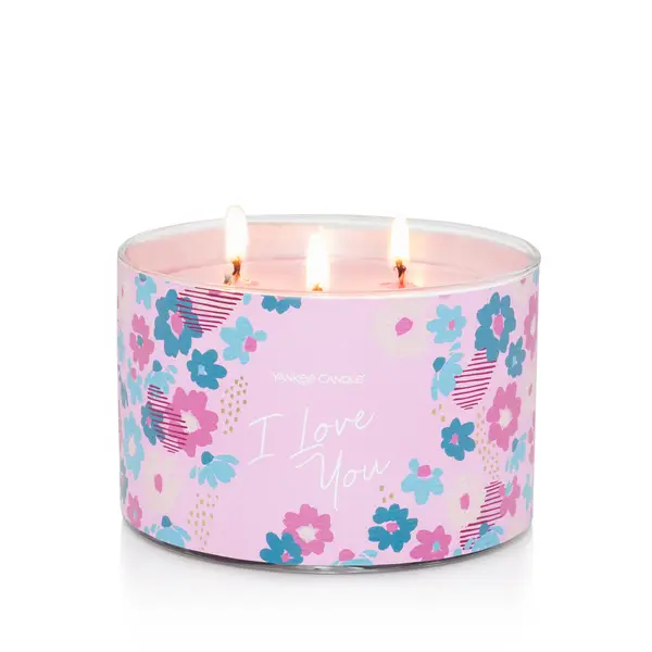 Yankee Candle 3-Wick I Love You Novelty Candle