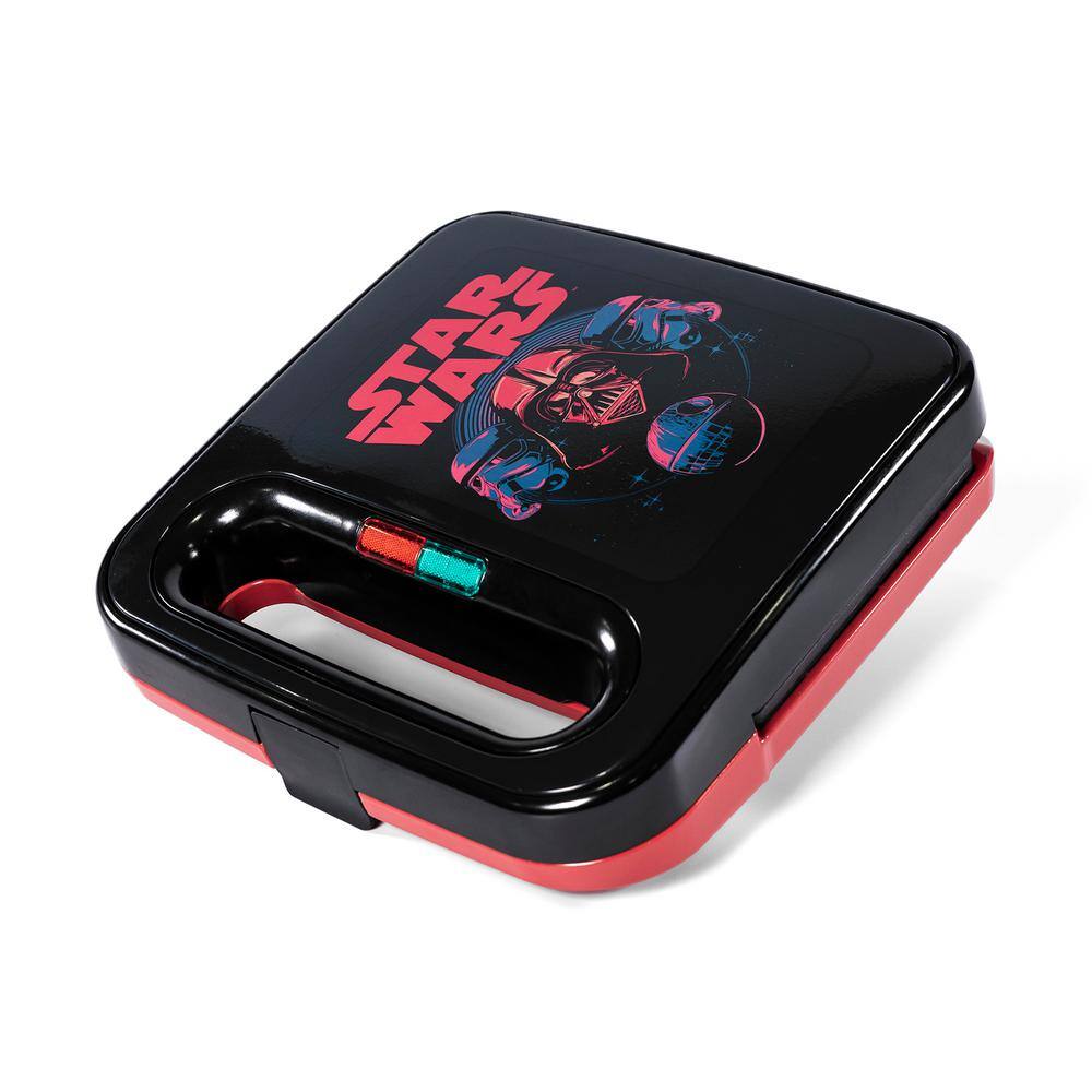 Uncanny Brands Star Wars Black Double-Square American Waffle Maker WM2-SRW-VDST