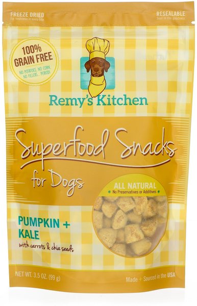 Remy's Kitchen Superfood Snacks Pumpkin and Kale Flavor Grain-Free Freeze-Dried Dog Treats， 3.5-oz bag