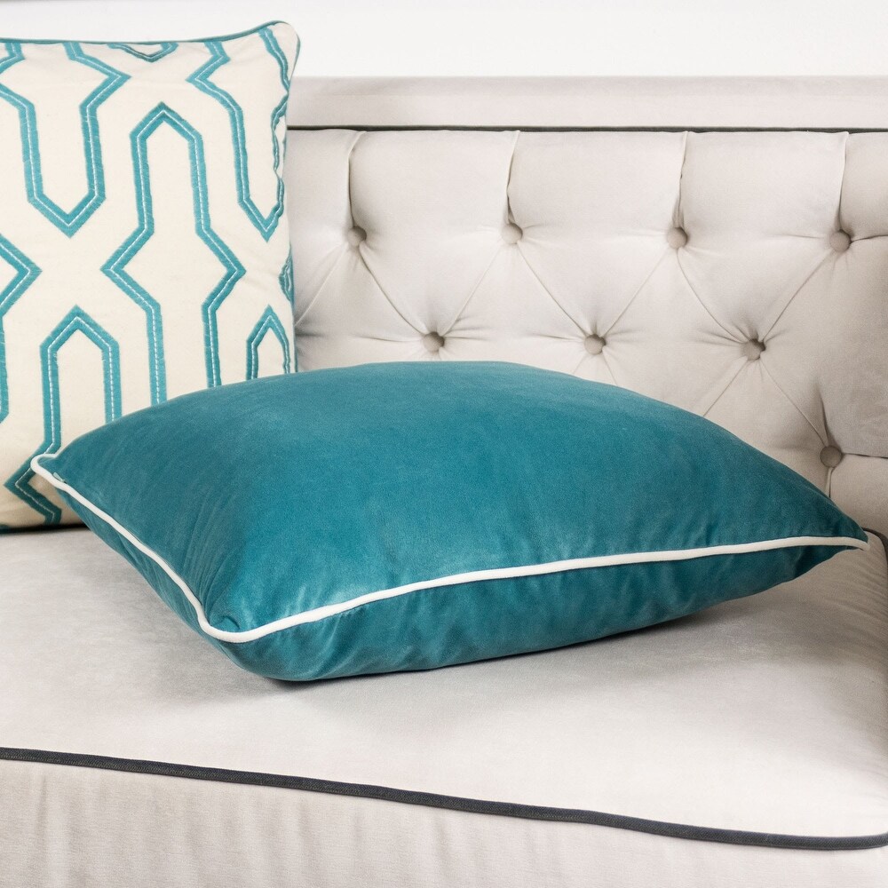 Skylar Turquoise Velvet 20\