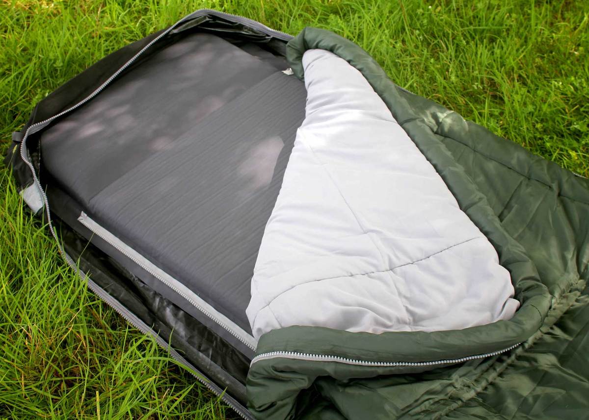 Crua Outdoors All-in-One Self Inflating Mattress and Quilt， Portable and Lightweight Perfect for Camping