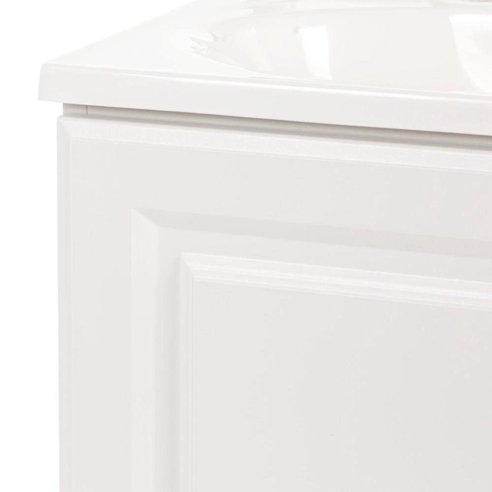 Glacier Bay 18.5 in. W x 18 in. D x 33.6 in. H Freestanding Bath Vanity in White with White Cultured Marble Top GB18P2-WH