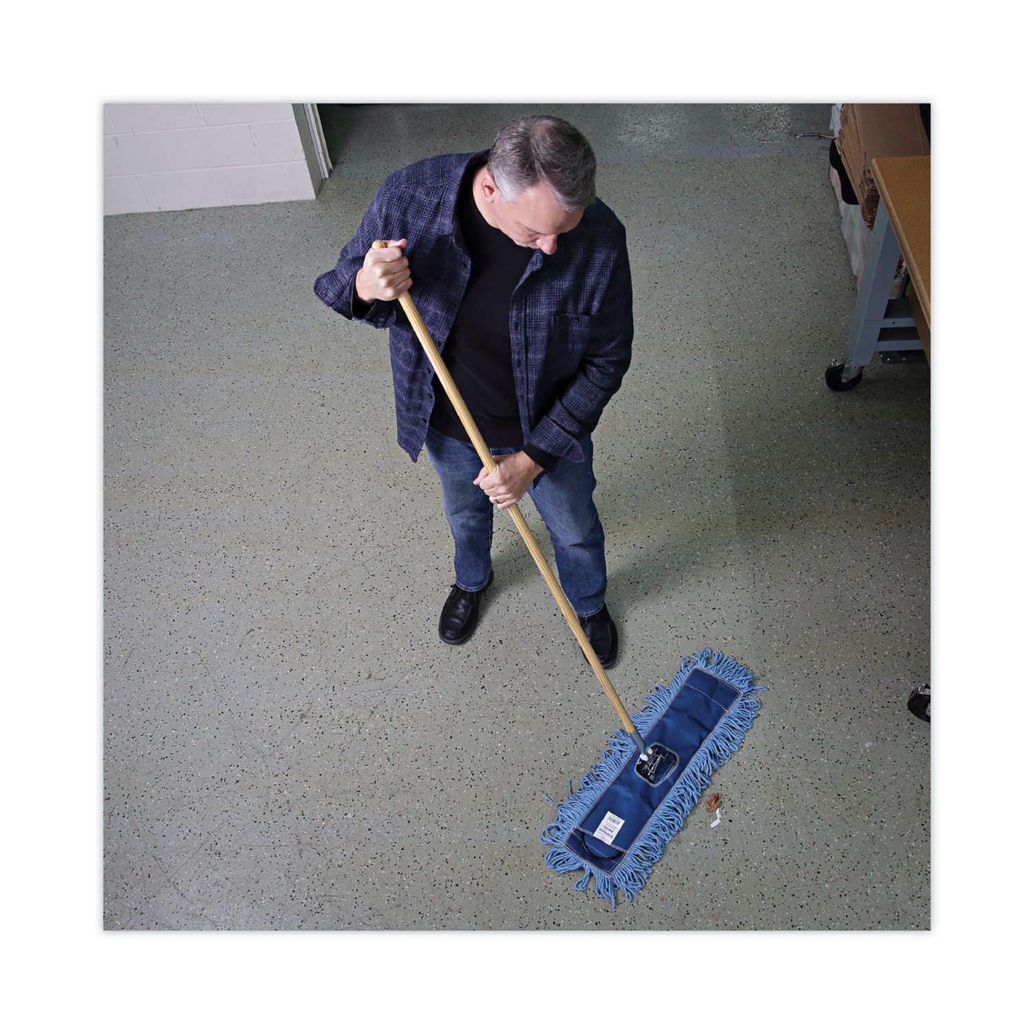 Clip-On Dust Mop Handle by Boardwalkandreg; BWK1490