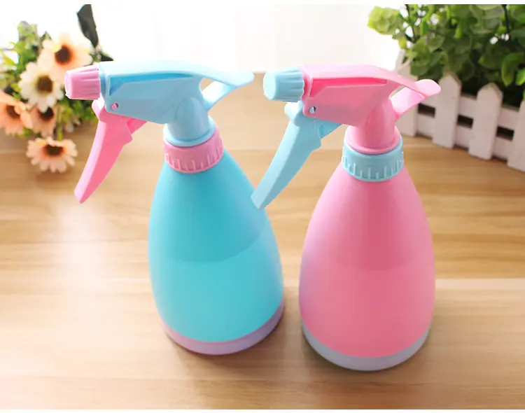 Hand pressure flower watering plastic sprayers Garden small watering cans candy colored sprinklers watering pot