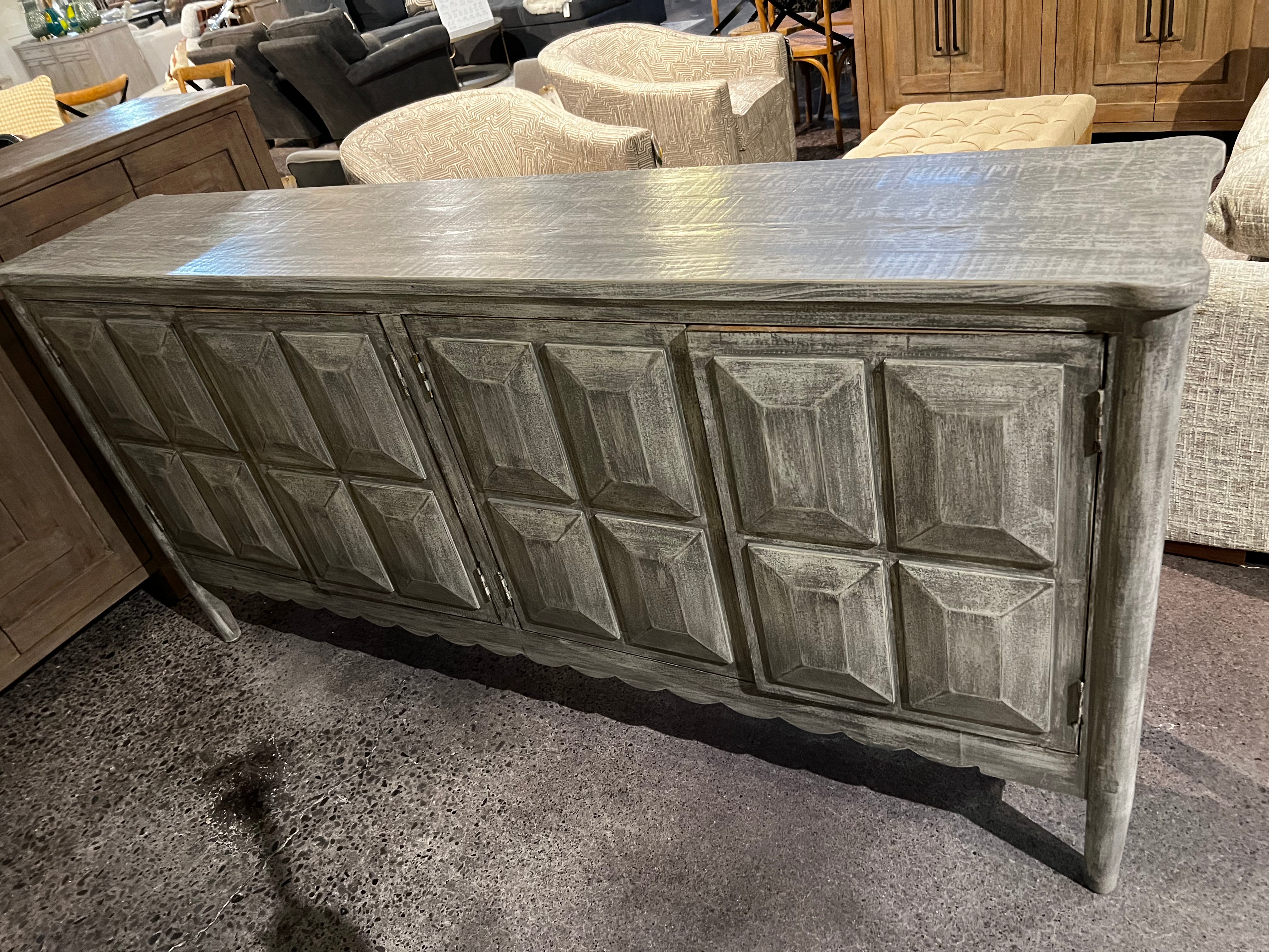 APUS SIDEBOARD