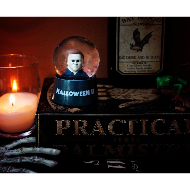 Silver Buffalo Halloween Ii Michael Myers Collectible Mini Snow Globe 3 Inches Tall