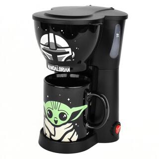 Uncanny Brands The Mandalorian Single Cup Coffee Maker with Mug CM-SRW-MAN1