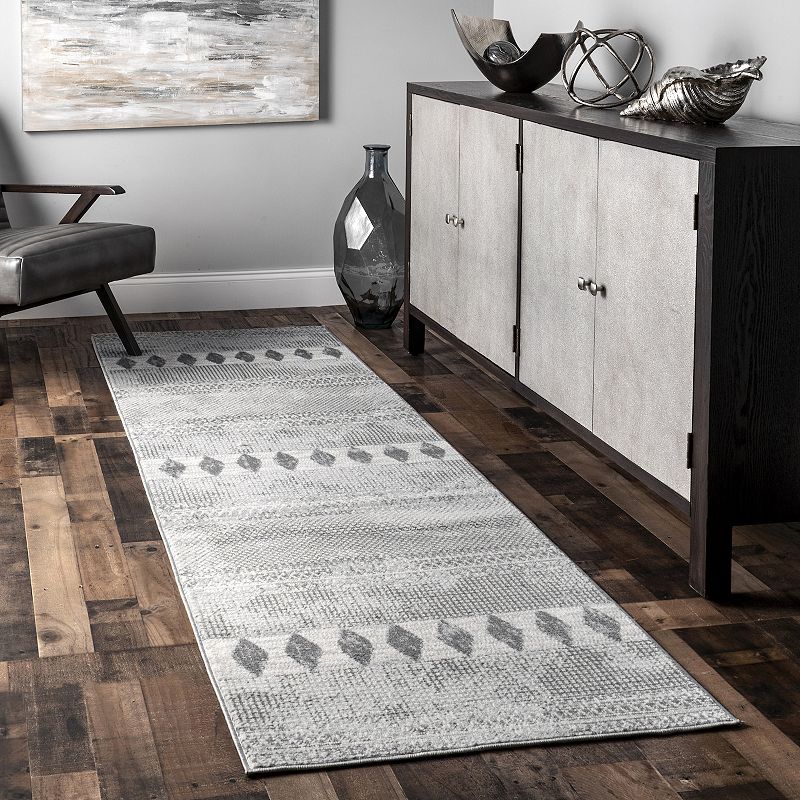 nuLOOM Harper Faded Geometric Area Rug