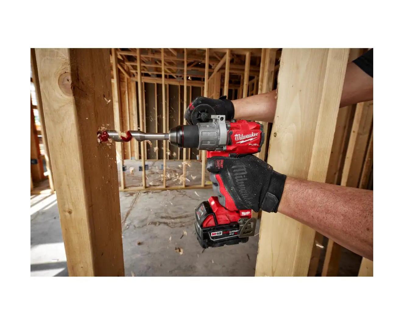 Milwaukee 2804-20-48-59-1835 M18 FUEL 18-Volt Lithium-Ion Brushless Cordless 1/2 in. Hammer Drill / Driver W/ 3.0Ah Battery and Charger