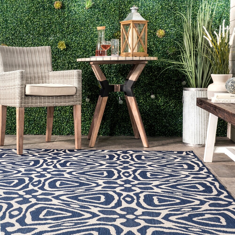 Brooklyn Rug Co Dakota Geometric Indoor/Outdoor Area Rug