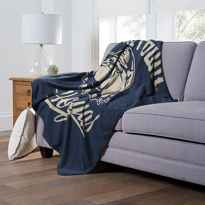 The Northwest Georgetown Hoyas Alumni Silk-Touch Throw Blanket