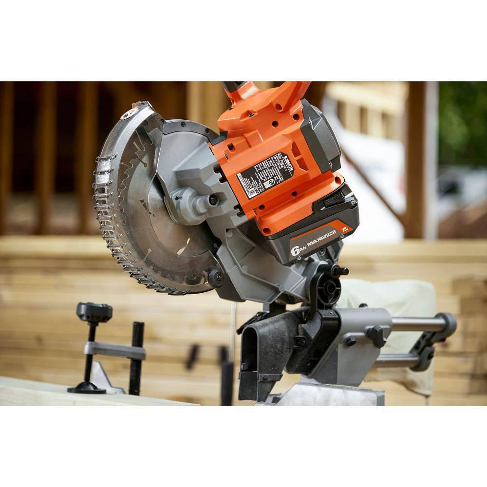 RIDGID 18V 6.0 Ah MAX Output Lithium-Ion (2-Pack) with 18V 4.0 Ah MAX Output Lithium-Ion (2-Pack) AC840060PN-AC840040P