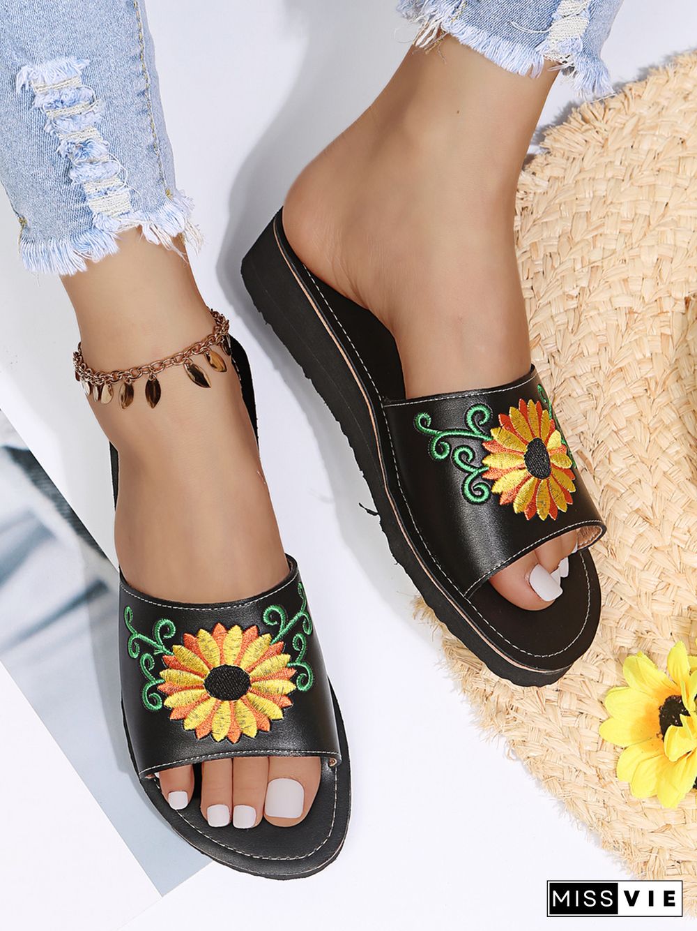 Sunflower Embroidered Print Casual Sandal Slippers