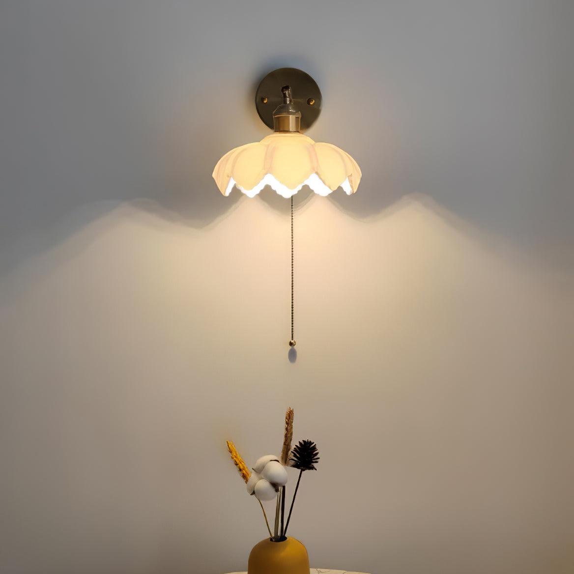 Lotus Rotatable Wall Lamp