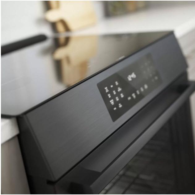 Bosch 30-inch Slide-in Induction Range with Convection Technology HII8047U