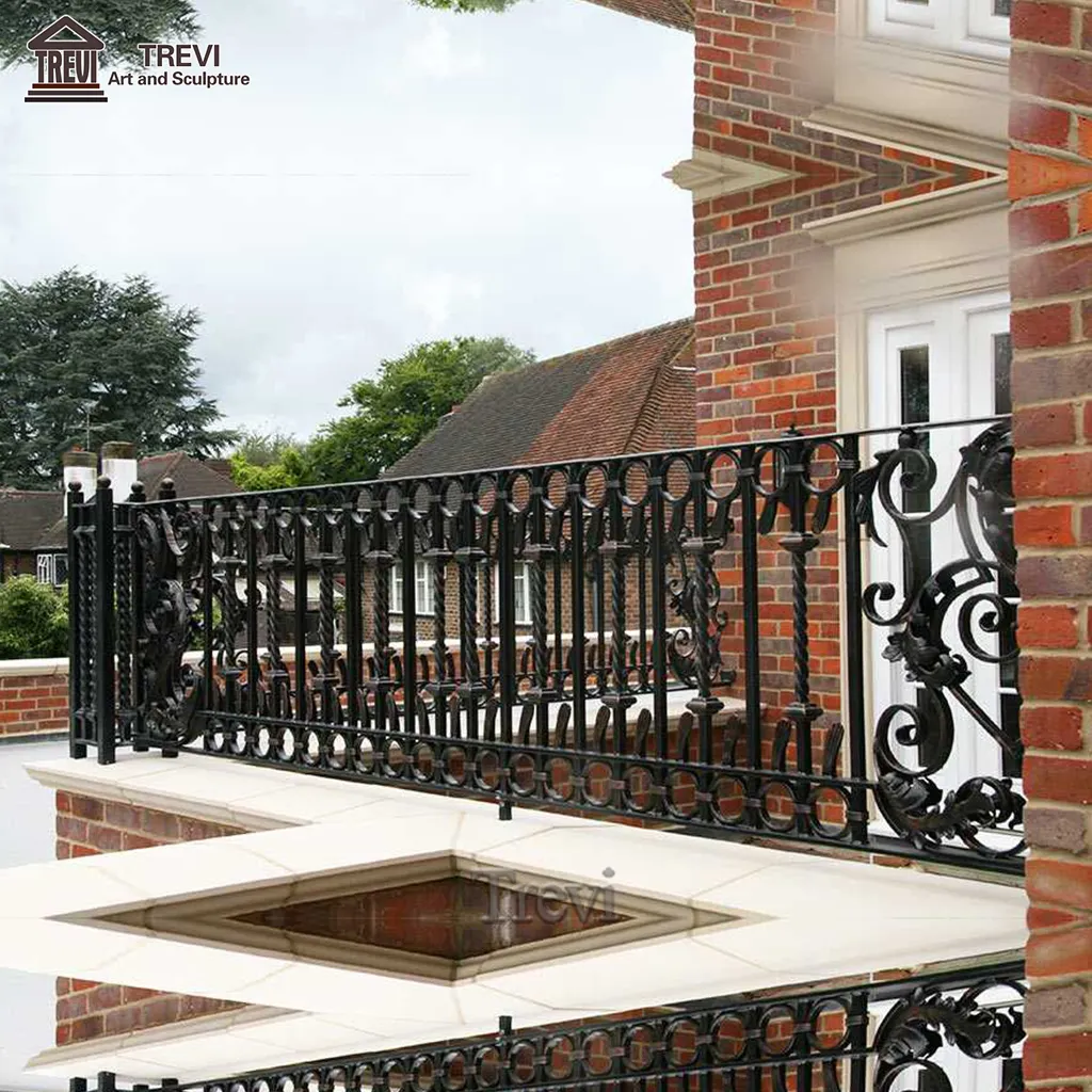 Outdoor High Quality Modern Design Luxury Wrought Iron Fencing Wholesale