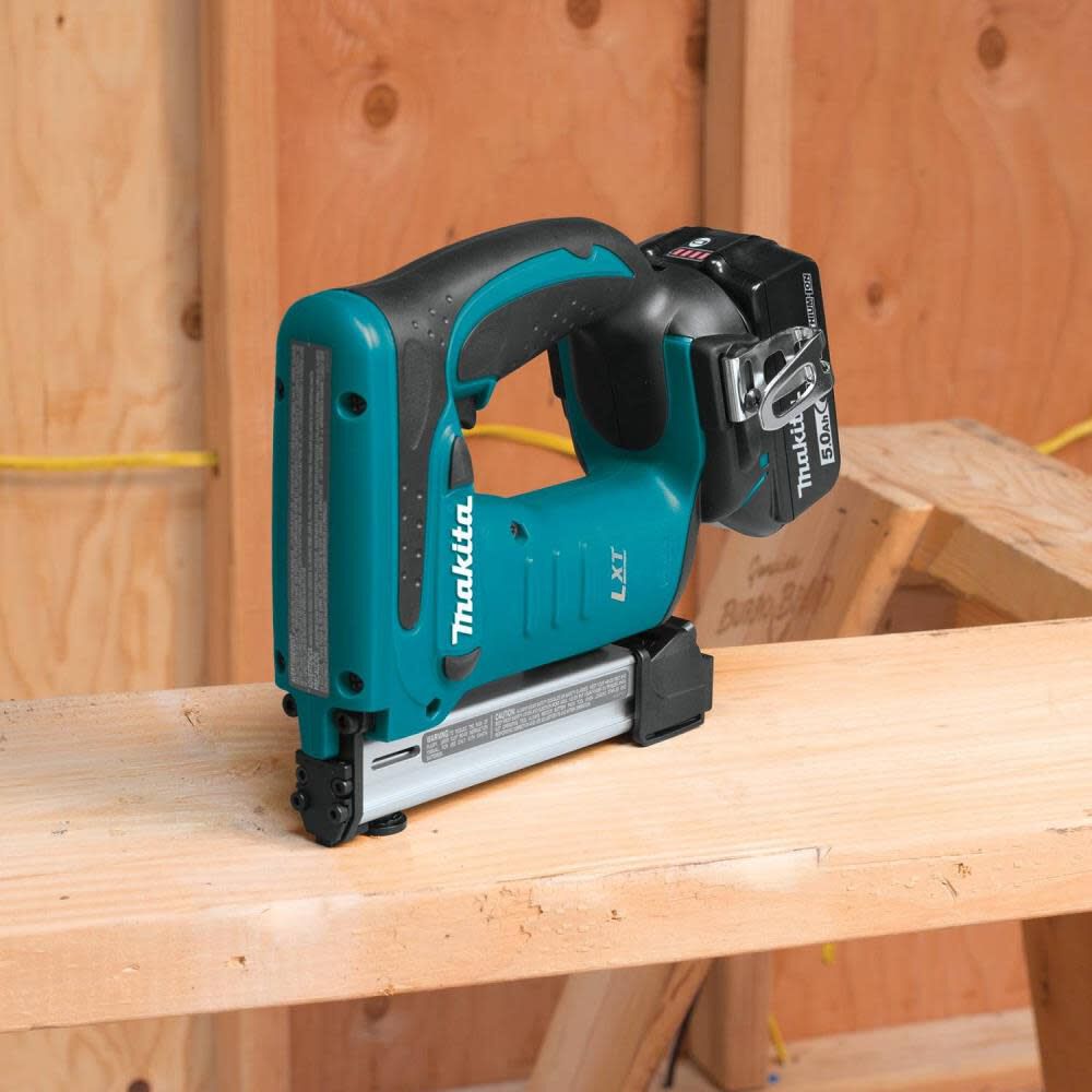 Makita 18 Volt Lithium-Ion Brushless 3/8 in. Crown Stapler Kit 5.0 Ah XTS01T from Makita