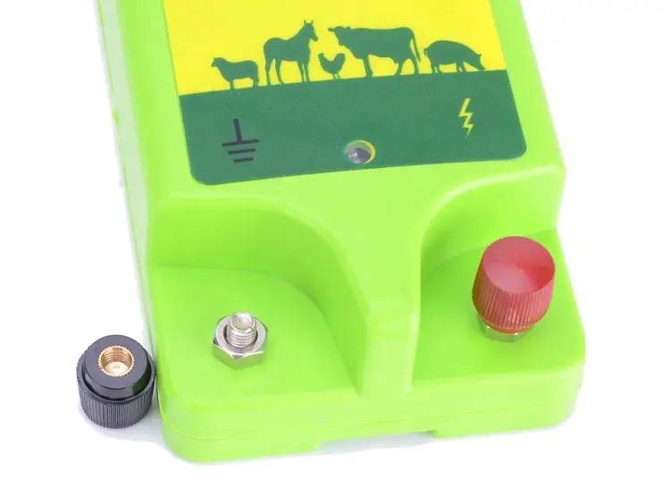 Farm equipment portable 12v electric fence energizer for farm fencing