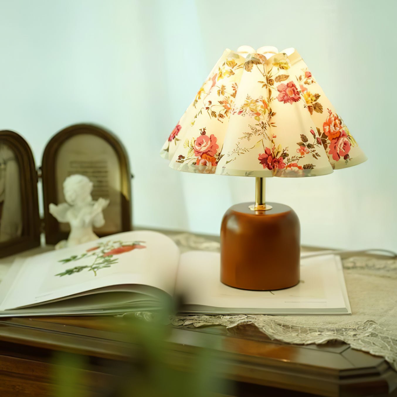 Lunitidal Table Lamp