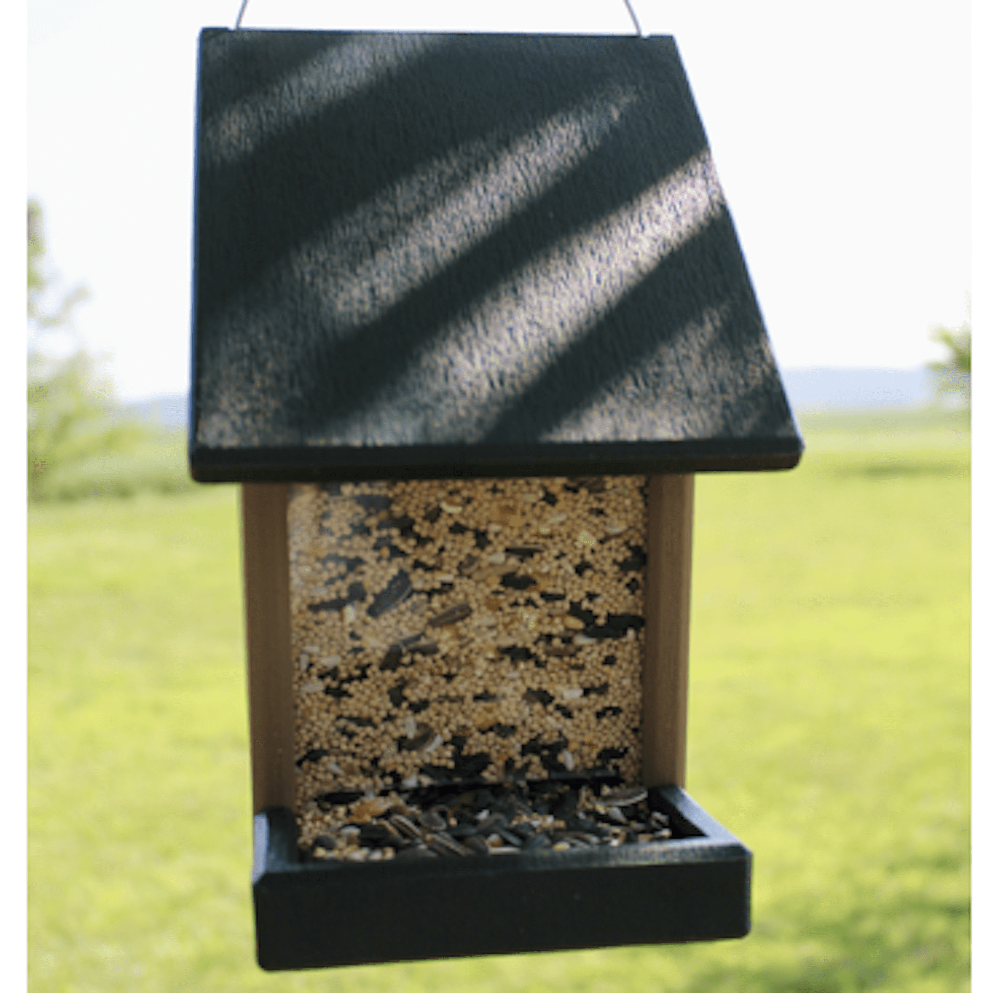 Songbird Essentials Hopper Feeder Recycled Plastic Wild Bird Feeder for Bird Seed， 6 Cup Capacity