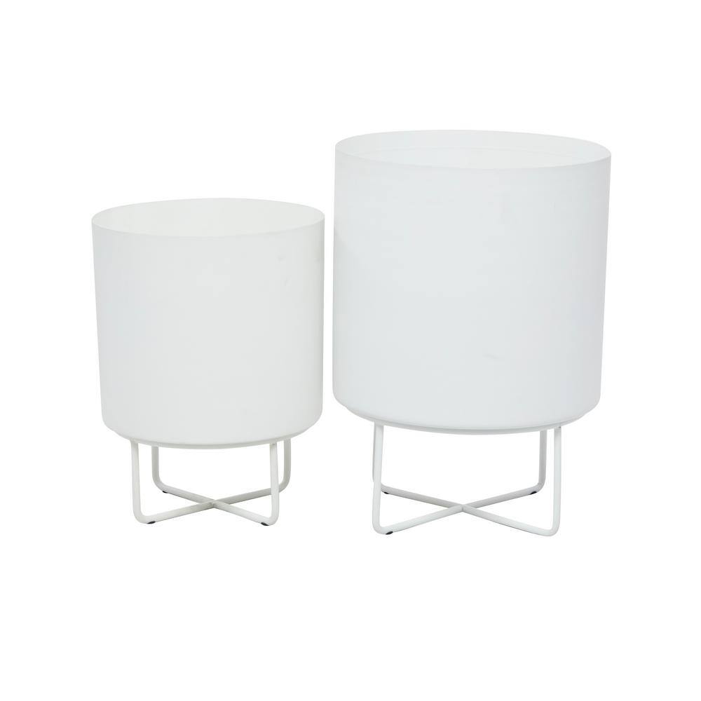 CosmoLiving by Cosmopolitan 12 In. x 16 In. White Metal Modern Planter (Set of 2) 040598