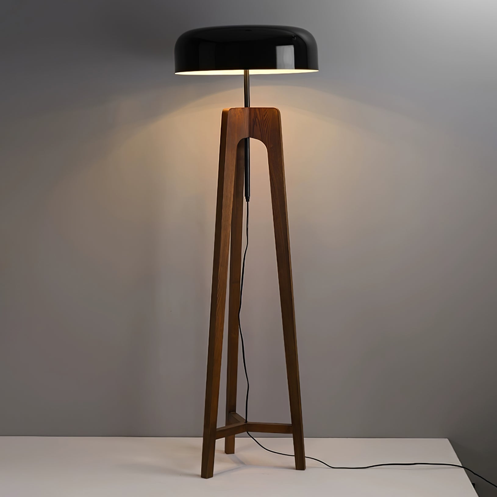 Linea Floor Lamp