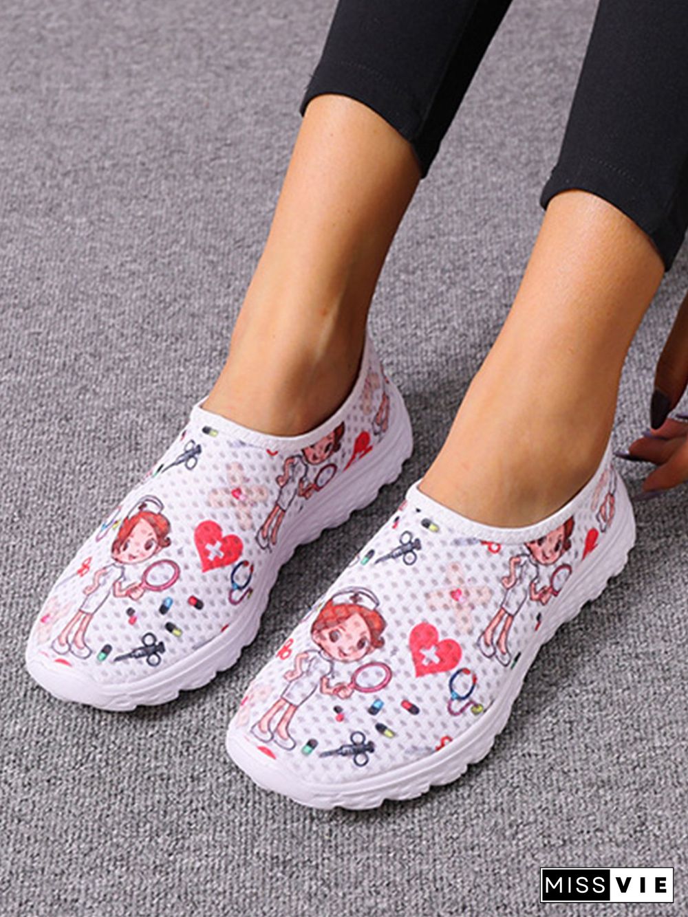 Nurse Fighting Epidemic Print Breathable Tulle Mesh Lightweight Sneakers