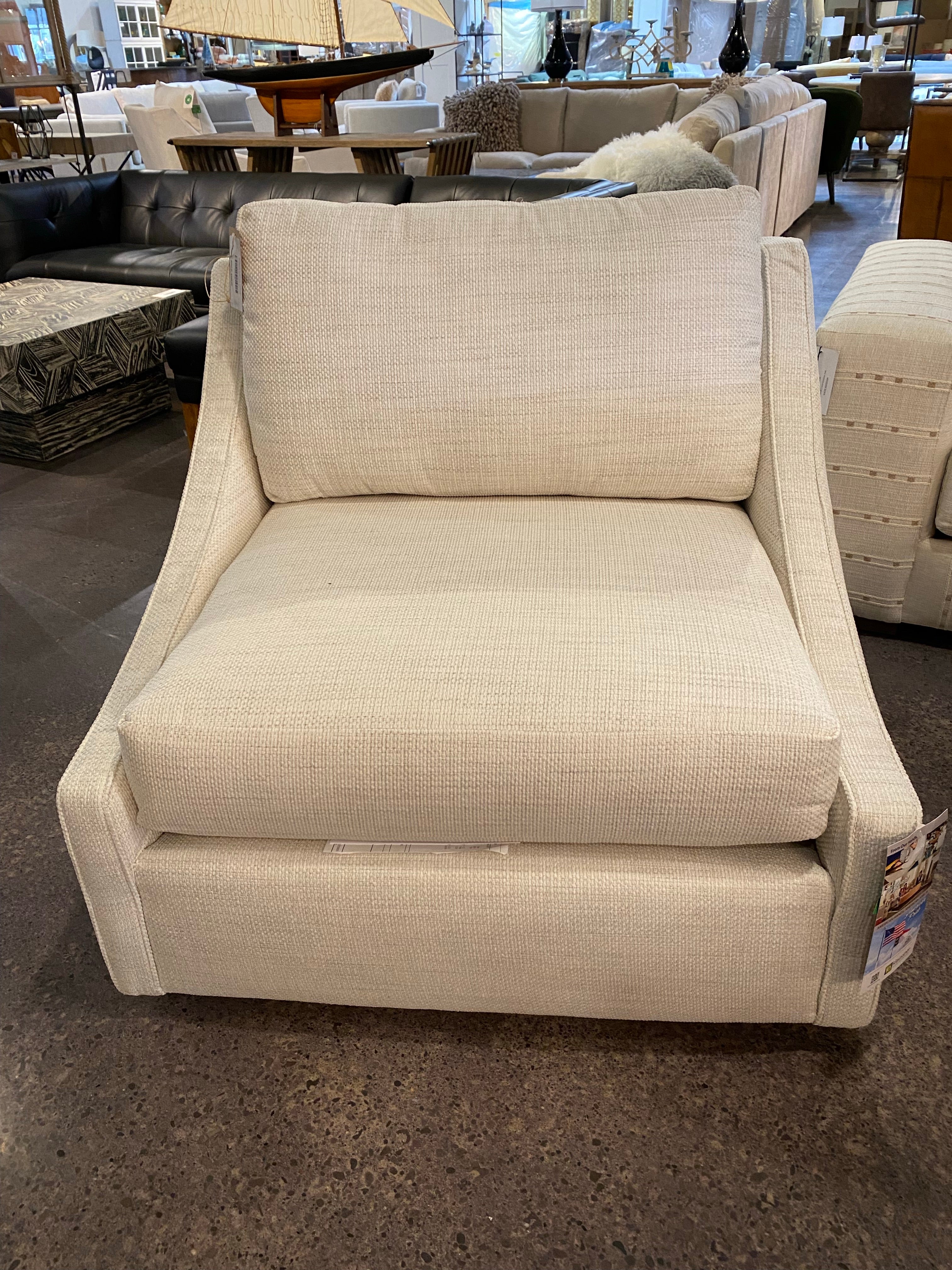 ROMEE SWIVEL CHAIR