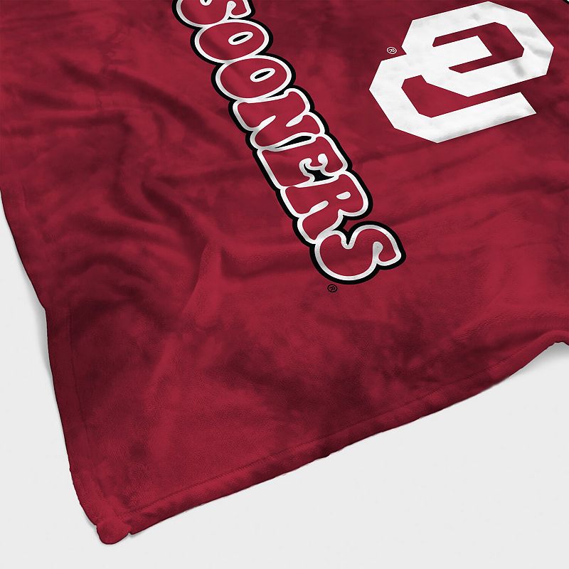 Oklahoma Sooners 60'' x 70'' Bubble Tie-Dye Flannel Sherpa Blanket