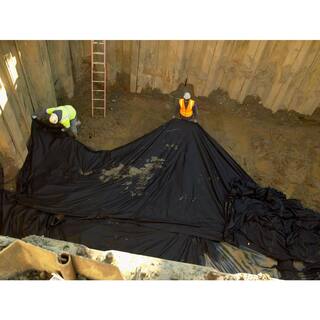 Mutual Industries WF200 2.5 ft. x 500 ft. Polypropylene Black Woven Stabilization Underlayment 200-500-30