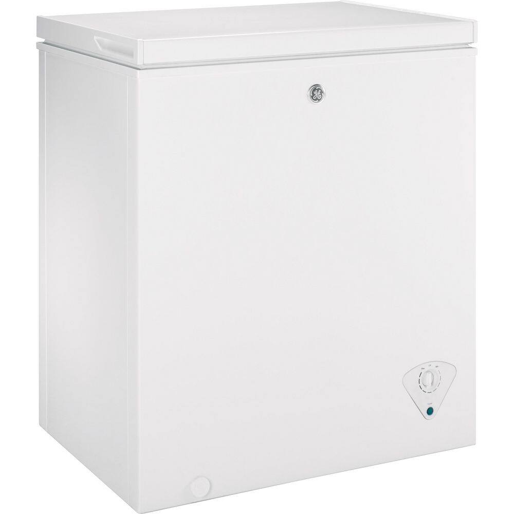 GE Garage Ready 5.1 cu. ft. Manual Defrost Chest Freezer in White FCM5STWW