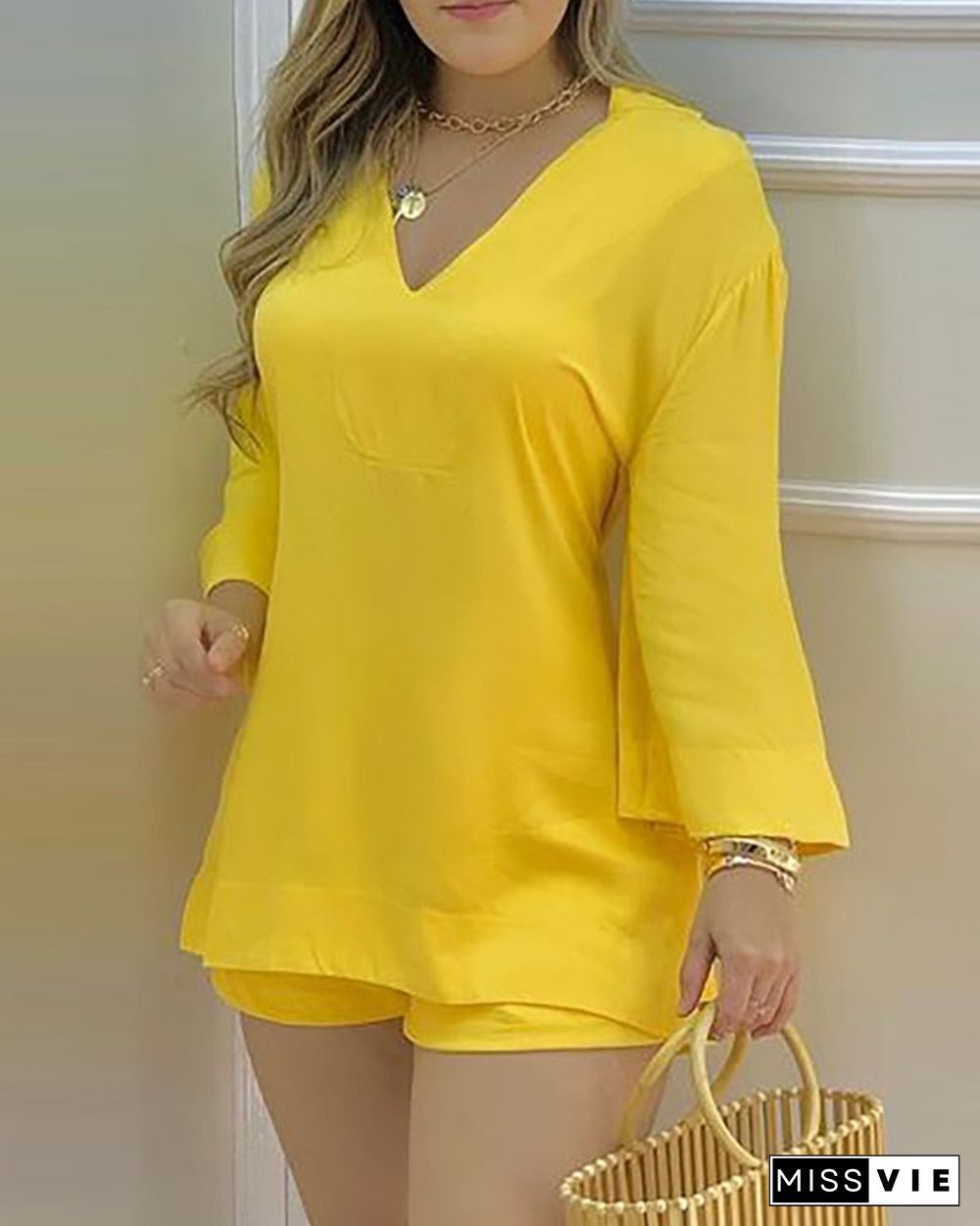 Women Plain Bell Sleeve V-Neck Long Casual Loose Top & Shorts Set Casual Summer Solid Streetewar Suit Sets 927