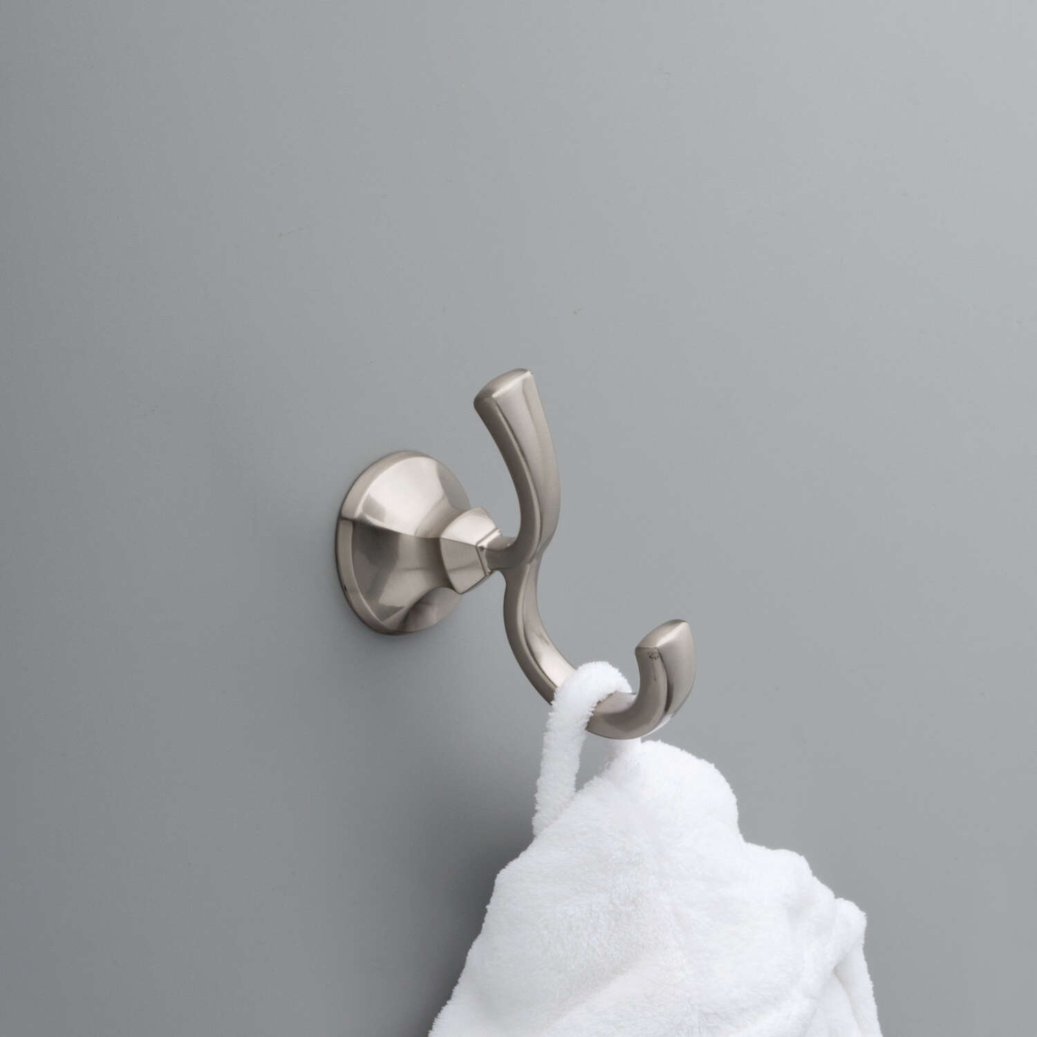 Delta Mandara 7.1 in. H X 5.2 in. W X 3.2 in. L Brushed Nickel Robe Hook