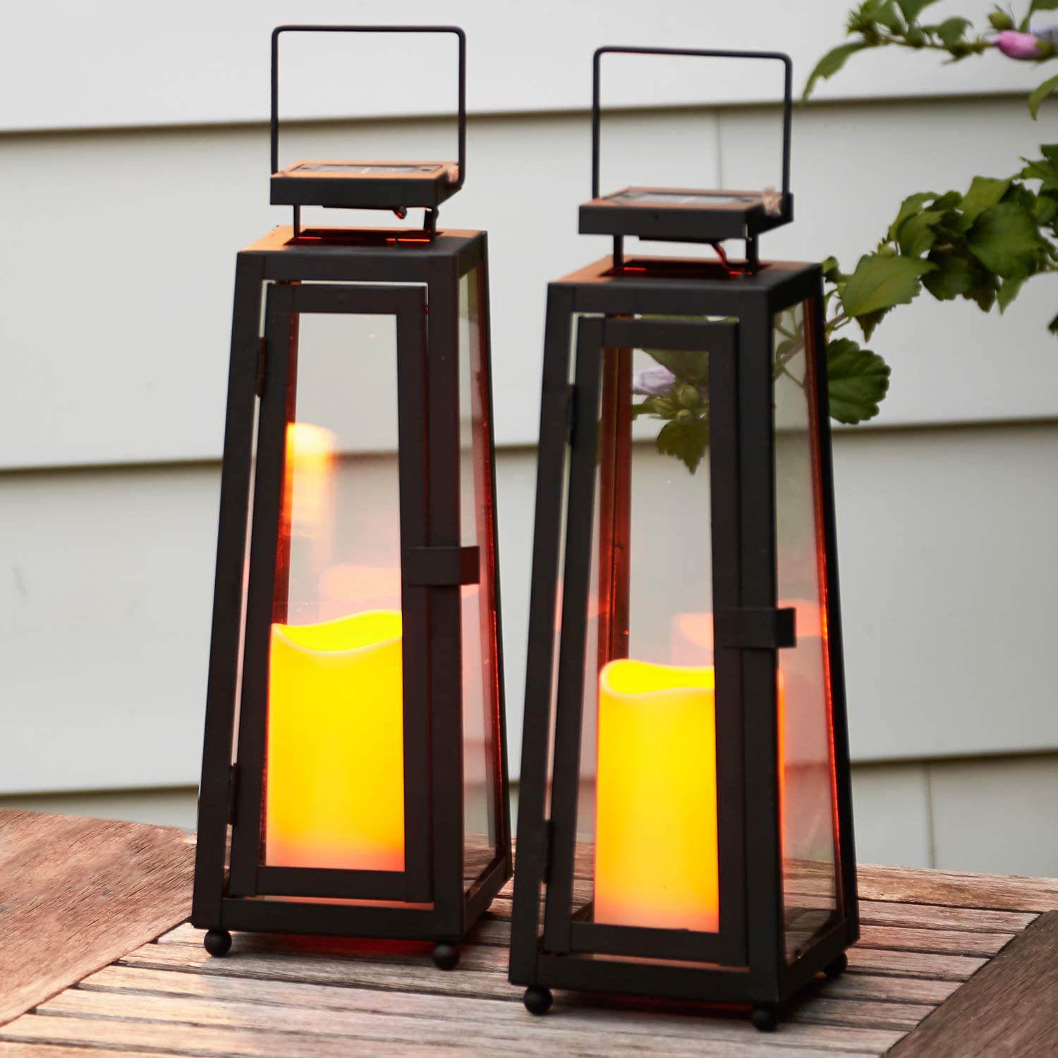 LampLust Quincy Black Medium Solar Metal Lanterns， Set of 2 - 4 x 11