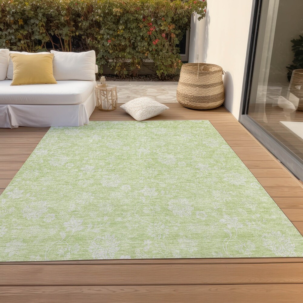 Machine Washable Indoor/ Outdoor Chantille Floral Farmhouse Rug