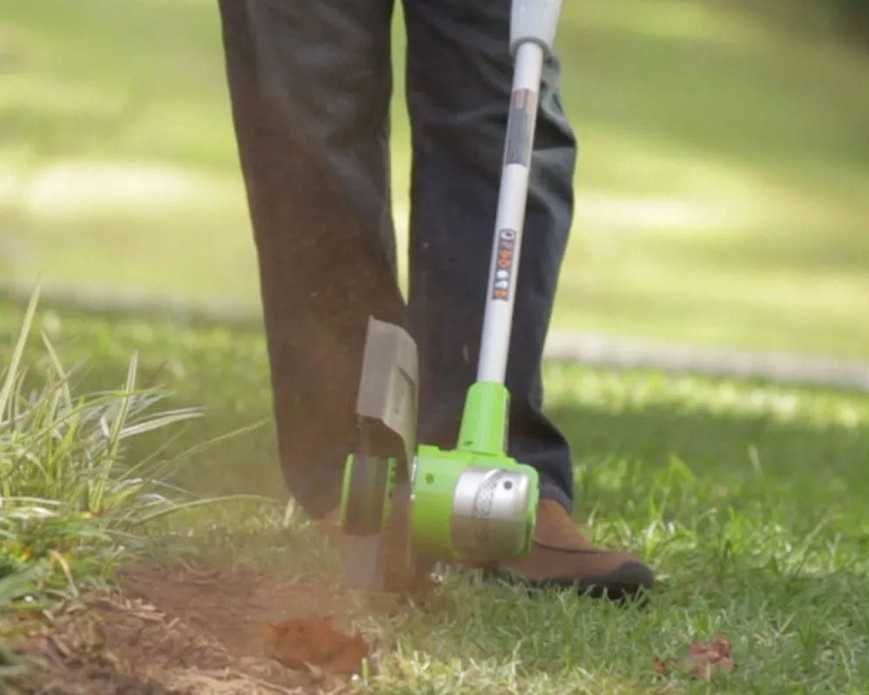 40V 13-Inch Cordless String Trimmer/ Edger | Greenworks Tools