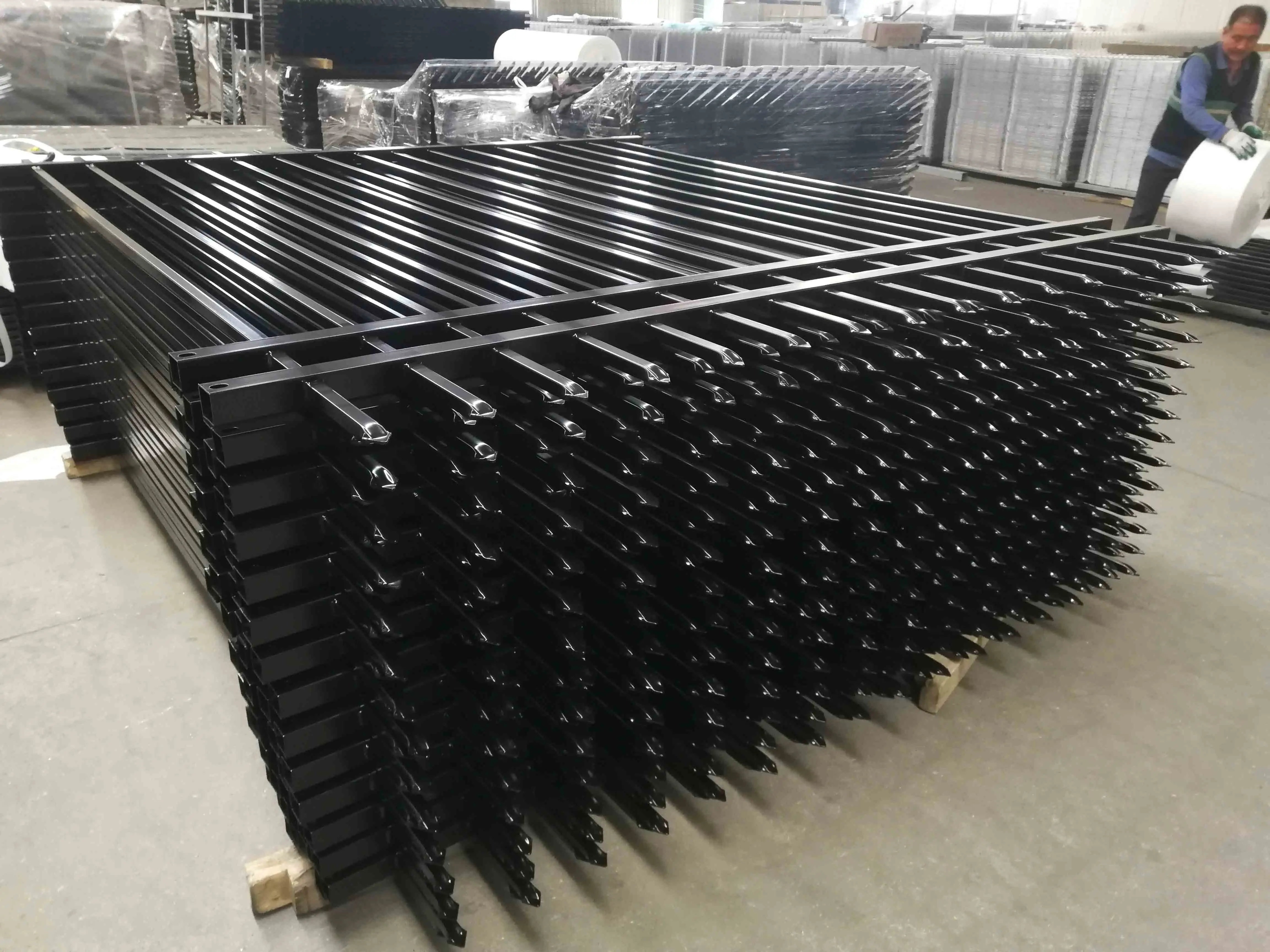 Factory Supply Material Steel Security Steel Pikcet Fence