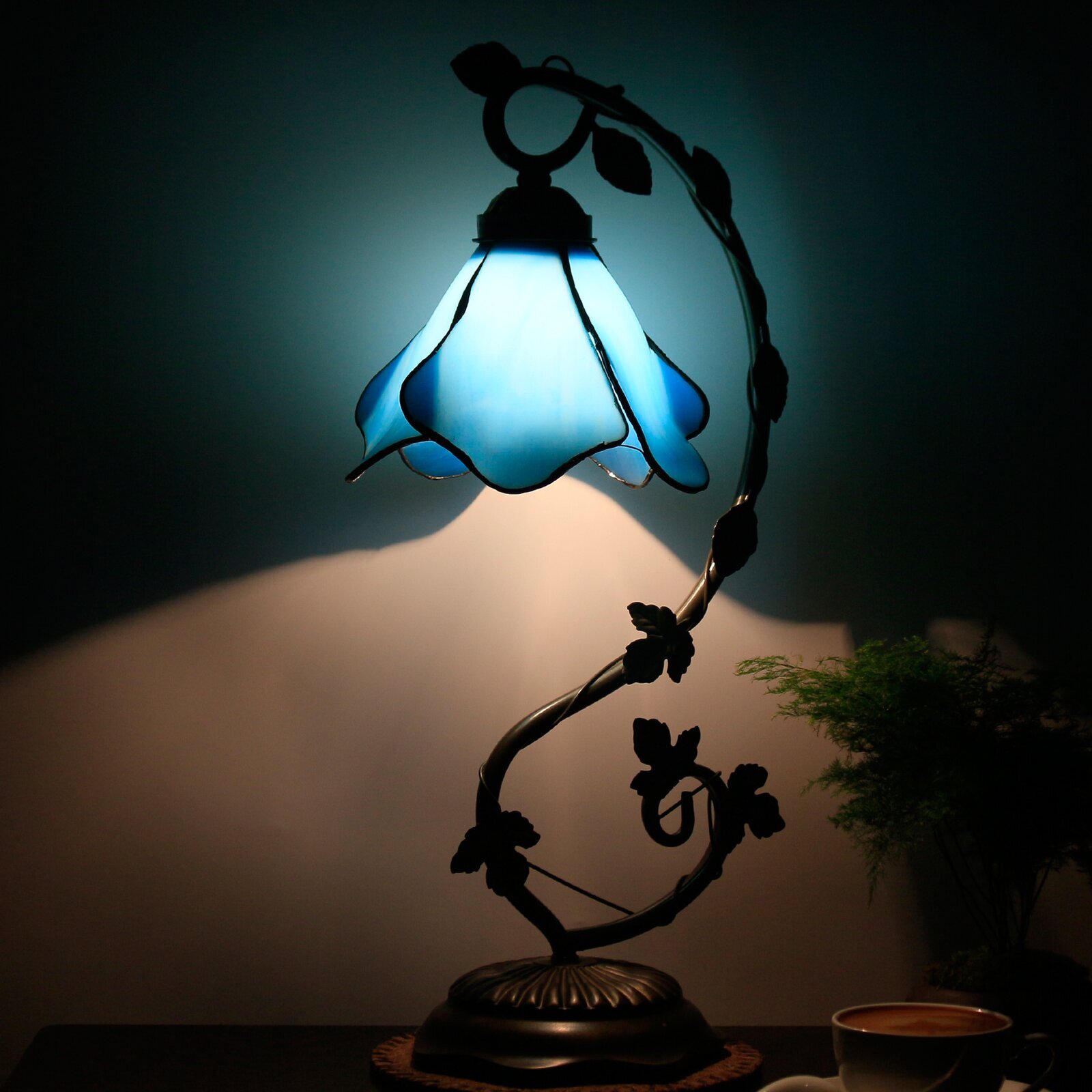 Alfonsa 21'' Antique  Lamp