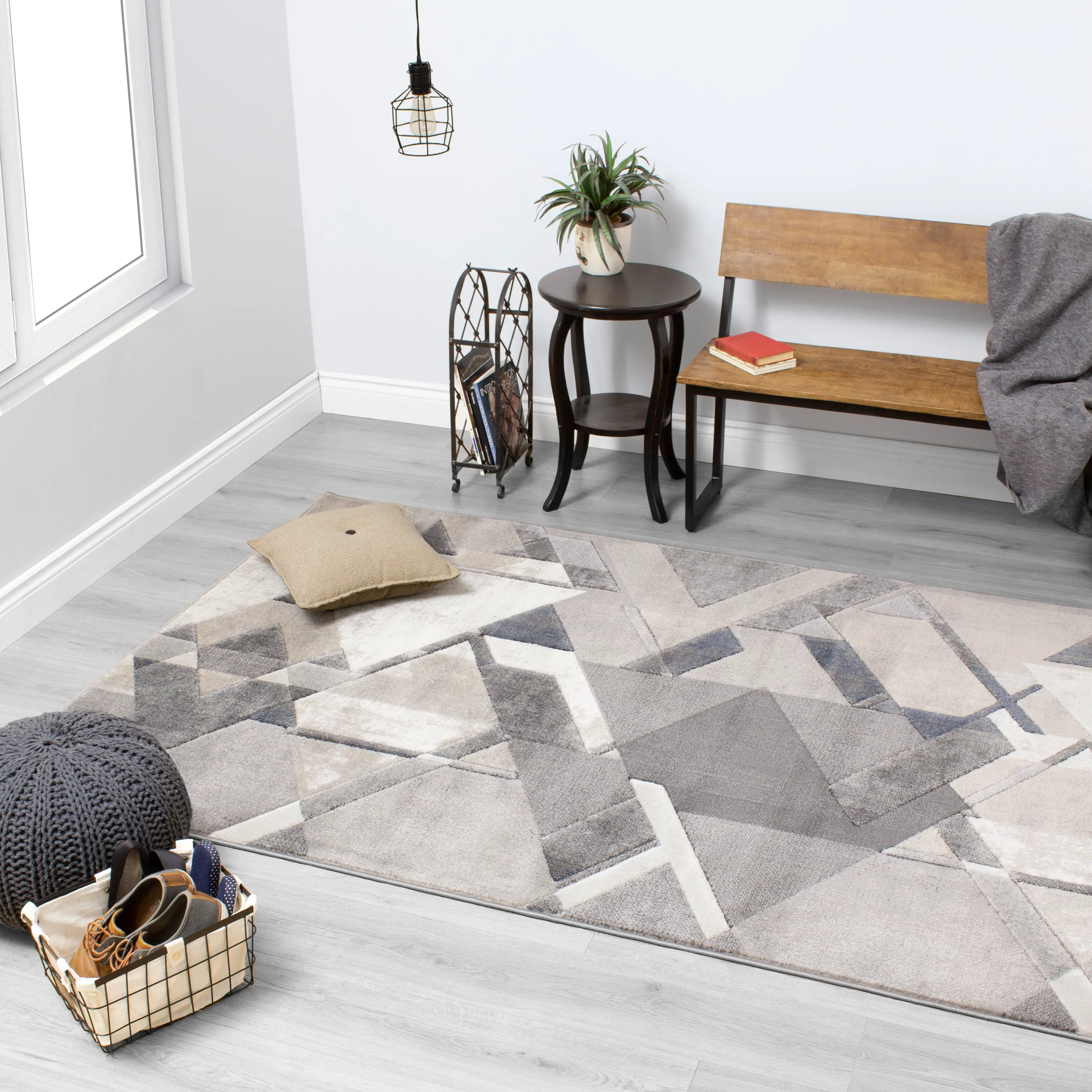 Alida 5 x 8 Gray， Blue， Charcoal， and Cream Area Rug