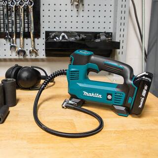 Makita 18V LXT Lithium-Ion Cordless Electric Portable Inflator Kit (1.5Ah) DMP180SYX