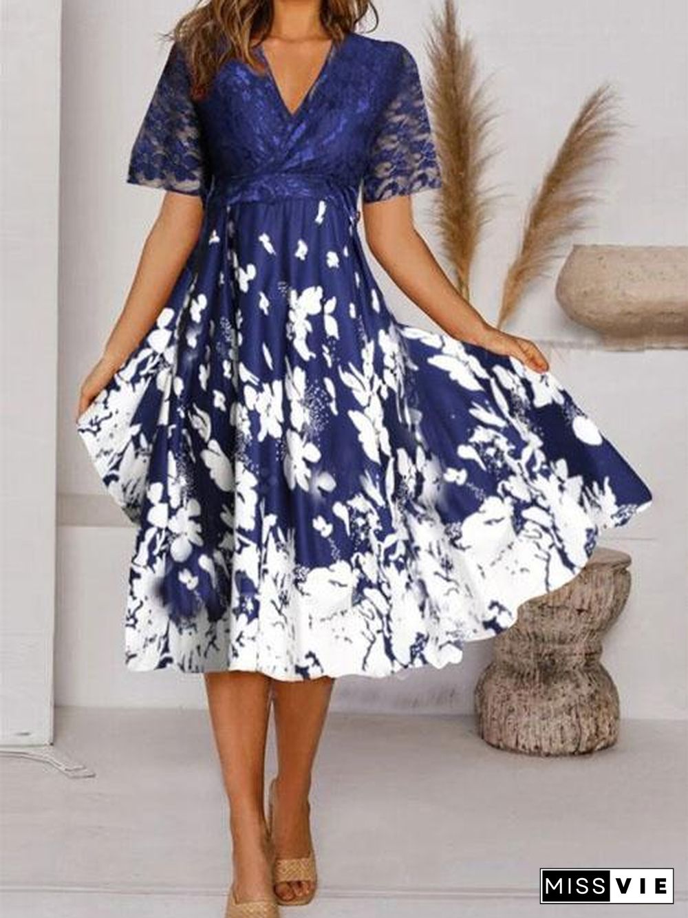 Women's Short Sleeve V-neck Floral Printed Lace Stitching Midi Dress