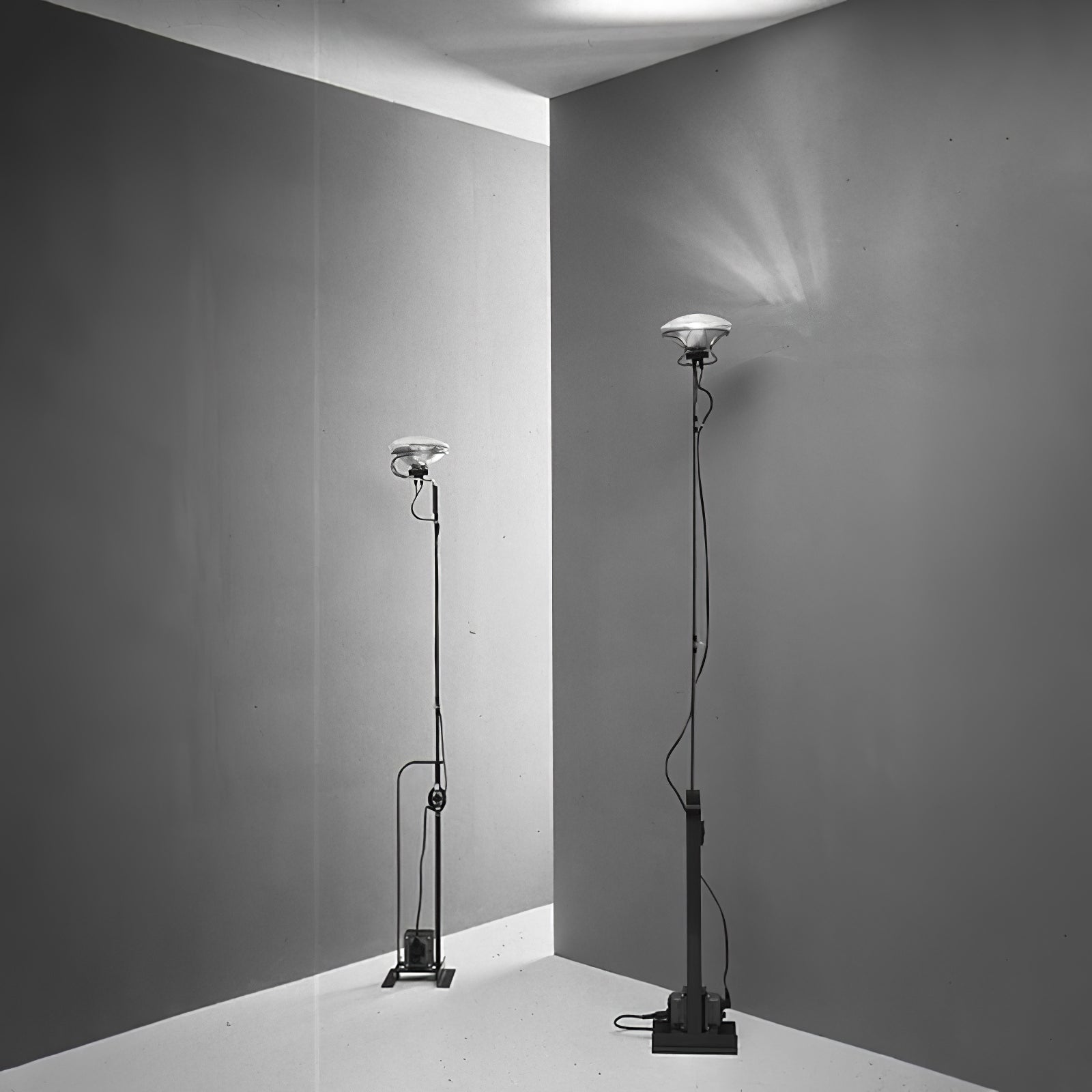 Toio Floor Lamp