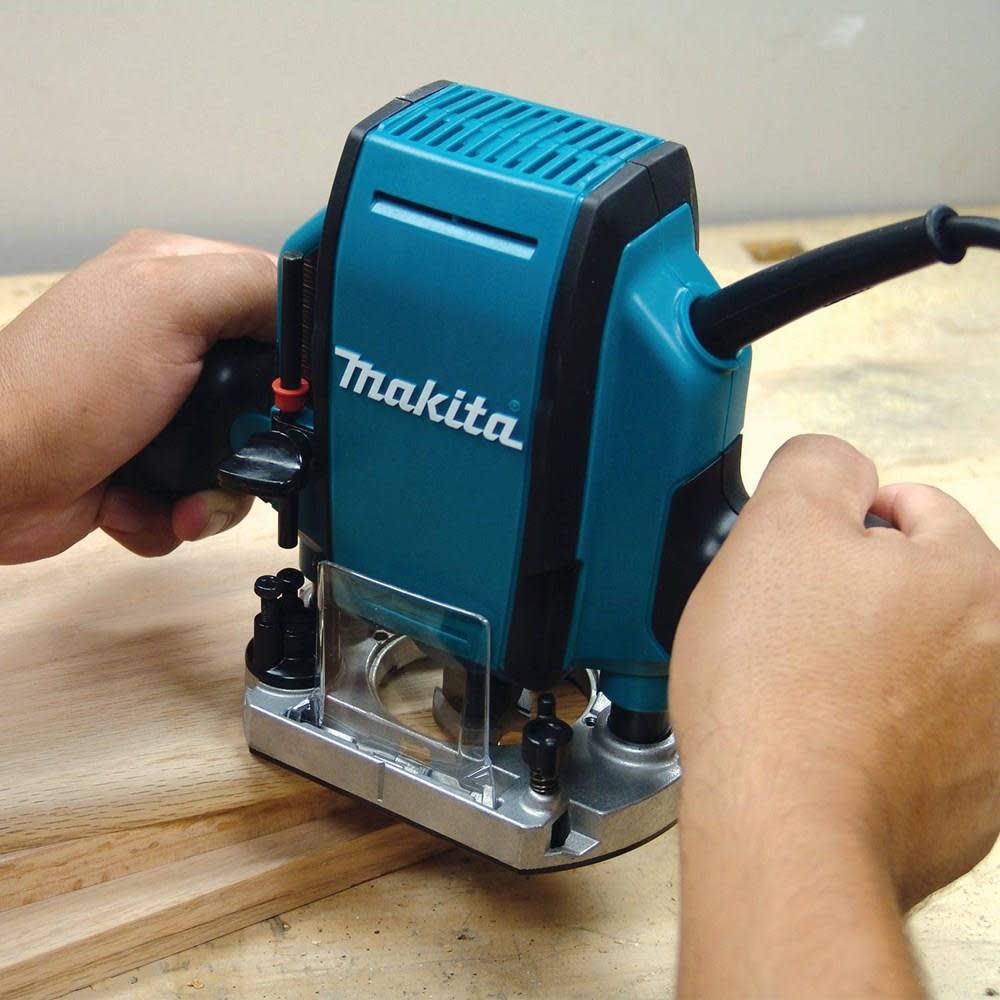 1-1/4 HP Plunge Router ;