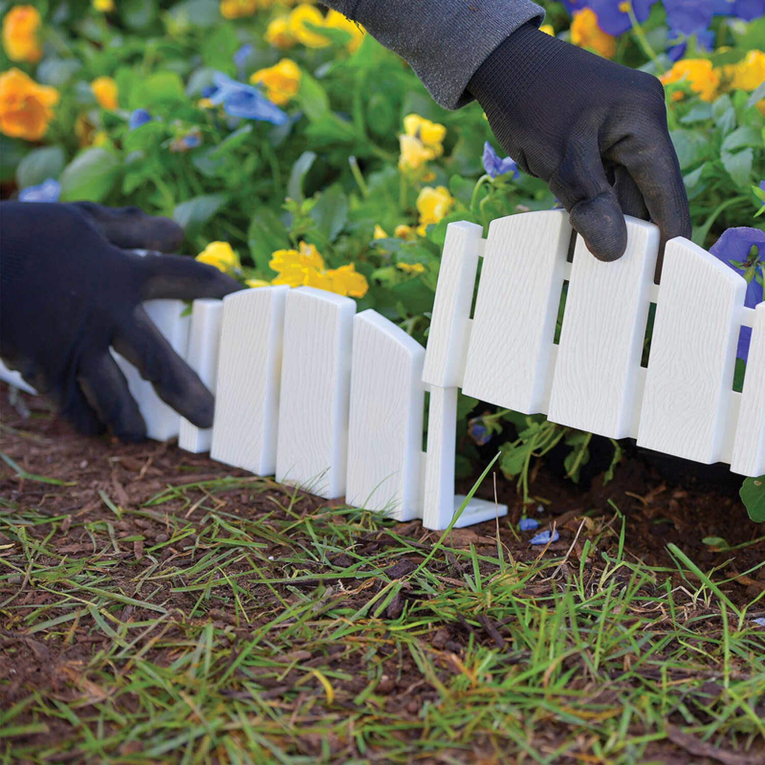 EasyFlex 10 ft. L Plastic White Landscape Edging Kit