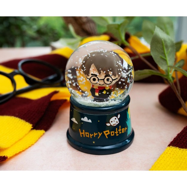 Silver Buffalo Harry Potter Chibi Mini Light up Snow Globe 2 5 Inches Tall