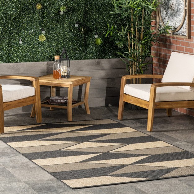 Nuloom Antonia Fading Diamonds Indoor And Outdoor Patio Area Rug