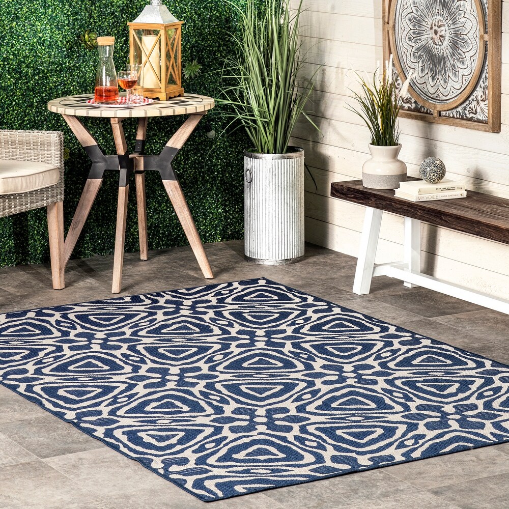 Brooklyn Rug Co Dakota Geometric Indoor/Outdoor Area Rug